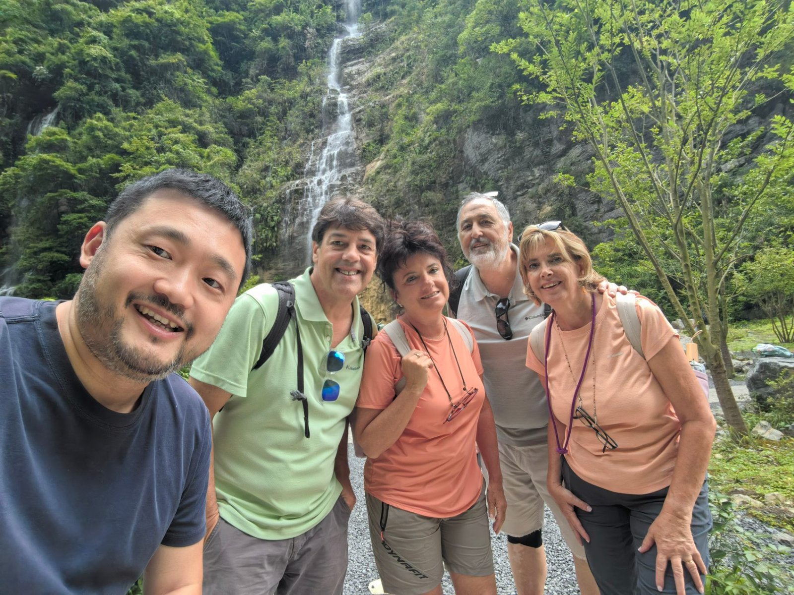 Guests of 71Asia Tours on a private day trip to Wulong karate waterfalls near Chongqing